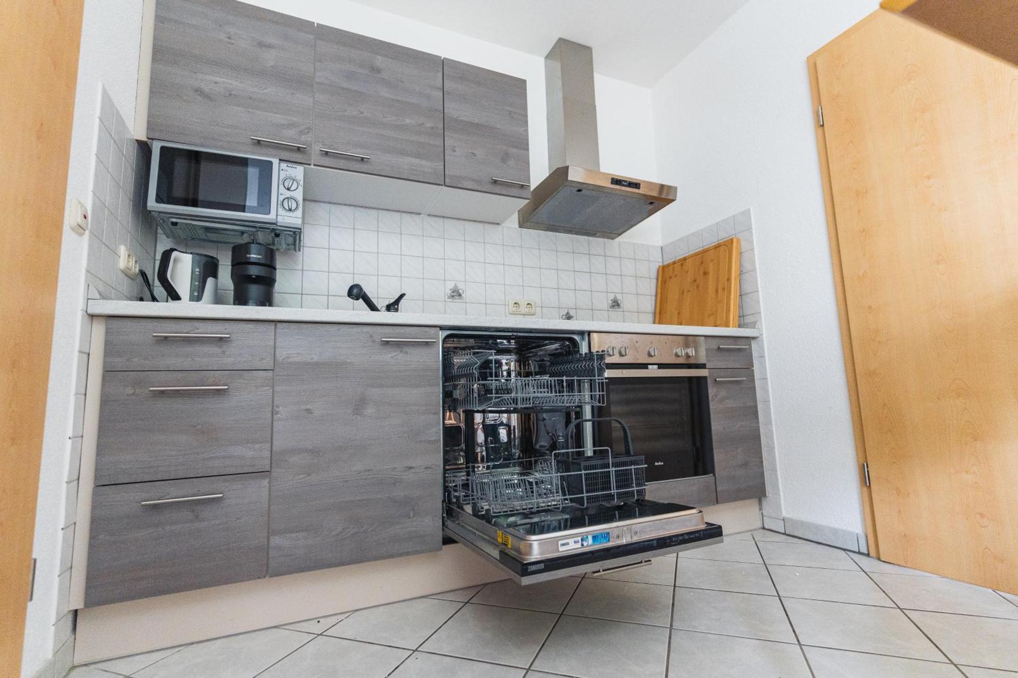 Apartment In Den Weinbergen Bei Mainz - Mit 2x Doppelzimmern, 1x Grosses Wohnzimmer, Bad & Kueche