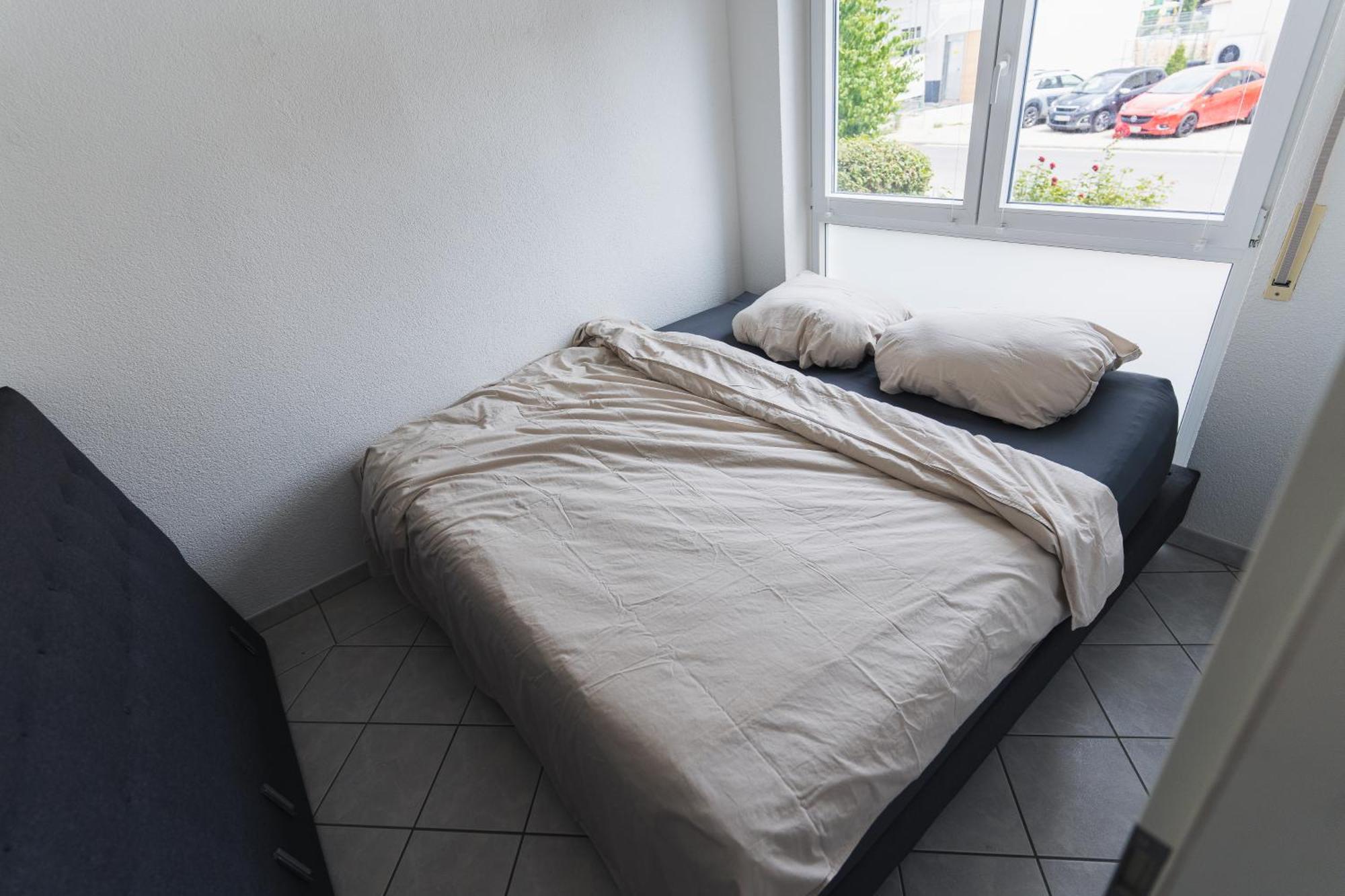 In Den Weinbergen Bei Mainz - Mit 2x Doppelzimmern, 1x Grosses Wohnzimmer, Bad & Kueche Stadecken-Elsheim